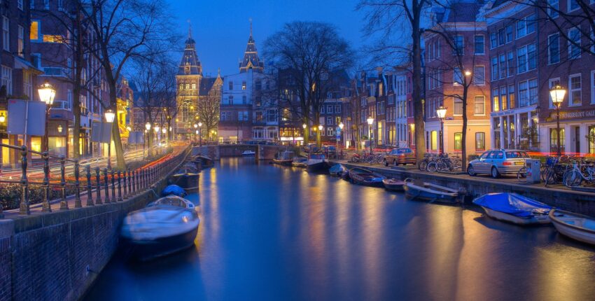 Lontoo - Amsterdam : yksityisen suihkukoneen vuokraus