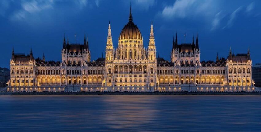 Pariisi - Budapest : yksityisen suihkukoneen vuokraus