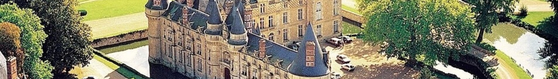 Vuokraa helikopteri Château D’Esclimont’n ja Tour de Paris -kilpailun ylilennolle