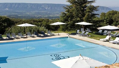 Helikopterin vuokraus : Hôtel Les Bories & Spa Gordes Lubéron