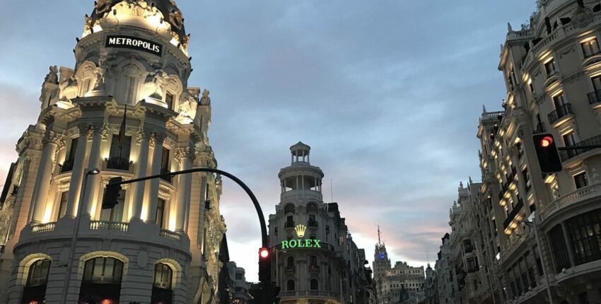 Luxemburg - Madrid: yksityisen suihkukoneen vuokraus 