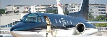 **Texte alternatif :** Location jet privé - cabine MD 82 vide