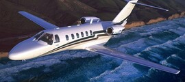 Location de jet privé CITATION V ULTRA au coucher du soleil.