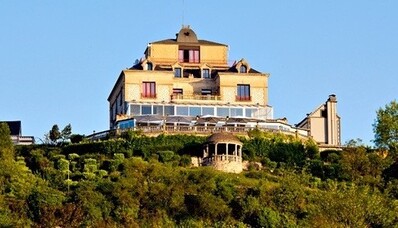 Vuokraa helikopteri Givernyn lähellä sijaitsevalle Domaine de la Corniche -tilalle