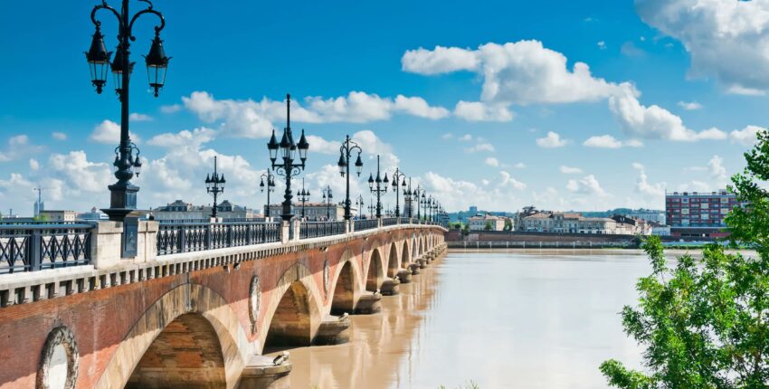 Pariisi - Bordeaux: yksityisen suihkukoneen vuokraus 