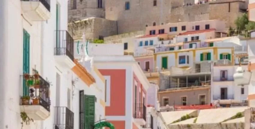 Lontoo - Ibiza: yksityisen suihkukoneen vuokraus