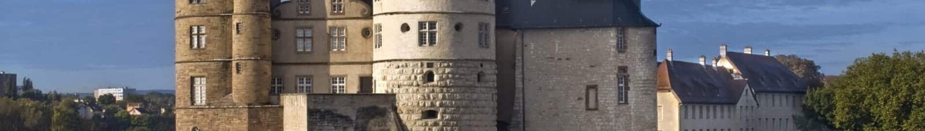 Montbeliard Courcelles: yksityisen suihkukoneen vuokraus 