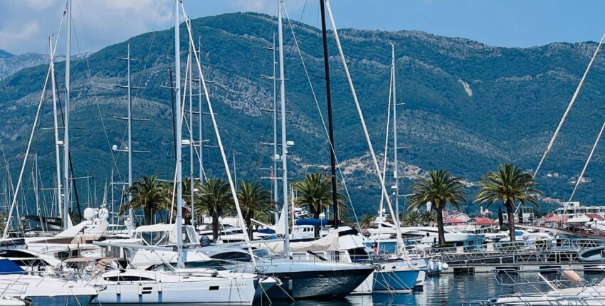 Tivat : yksityisen suihkukoneen vuokraus