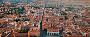 Piacenza : yksityisen suihkukoneen vuokraus 