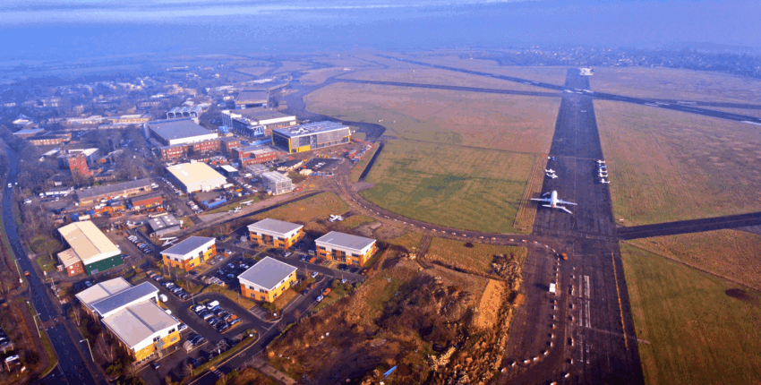 Vuokraa yksityinen suihkukone Cranfield Airport