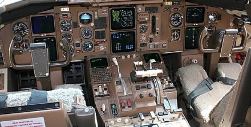 Boeing 767 cockpit
