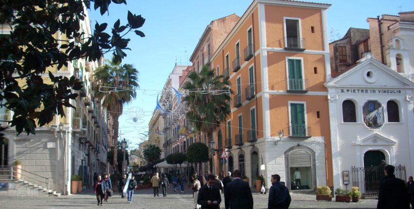 Salerno : yksityisen suihkukoneen vuokraus