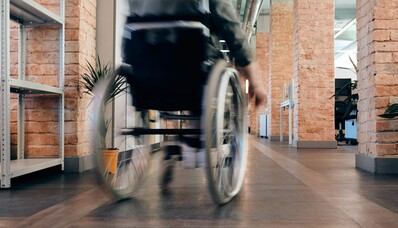 Liikuntarajoitteisten henkilöiden pääsy yksityislentokoneisiin