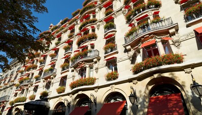 Luksushotelli Pariisissa: unelma-asunto Hôtel Plaza Athénéessa