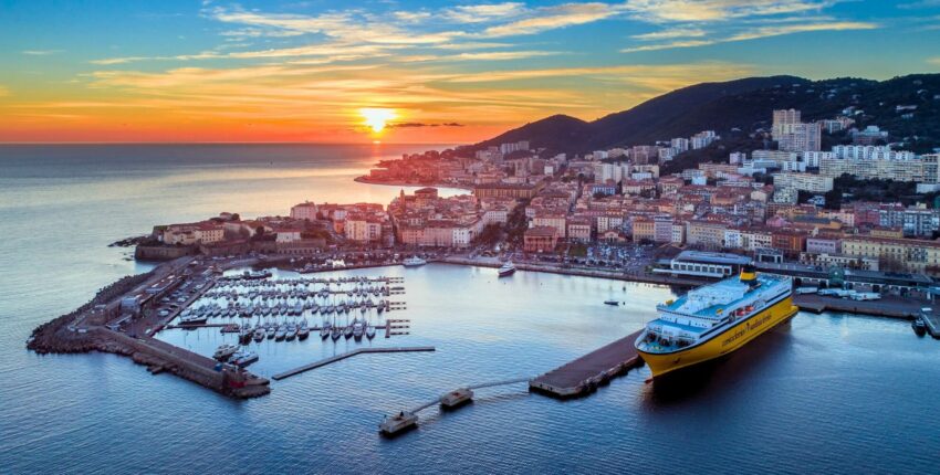 Saint-Tropez - Ajaccio : yksityisen suihkukoneen vuokraus