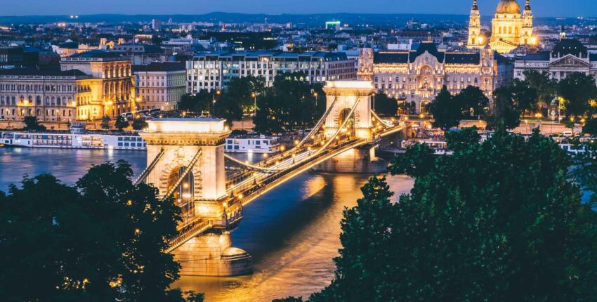 Saint-Tropez - Budapest: yksityisen suihkukoneen vuokraus