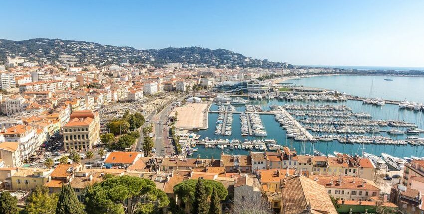 Napoli - Cannes: yksityisen suihkukoneen vuokraus