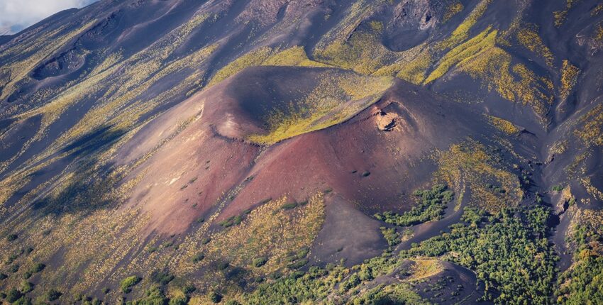 Helikopterilento Etna-vuoren yllä