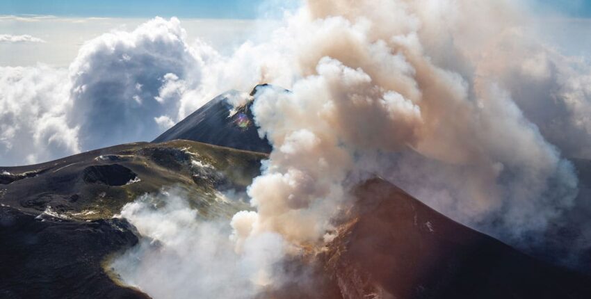 Helikopterilento Etna-vuoren yllä