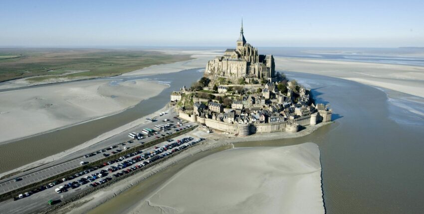 Mont-Saint-Michel: helikopterikokemus Pariisista käsin