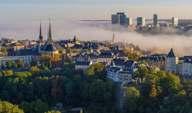 Luxemburg : yksityisen suihkukoneen vuokraus